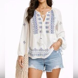 Knox Rose Bohemian embroidered festival hippie vibes flowy top. Size L